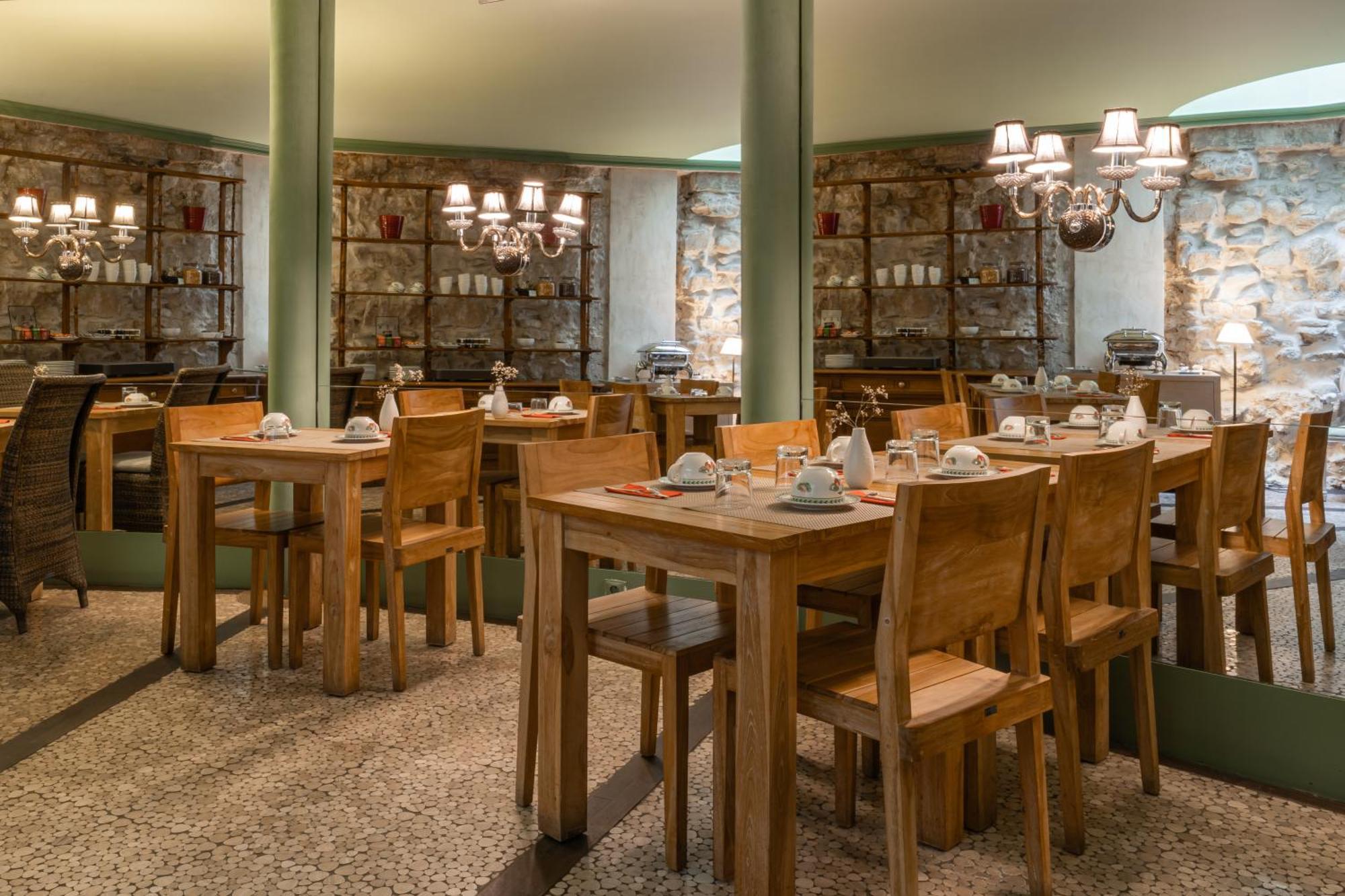 De Conti 3* Paris